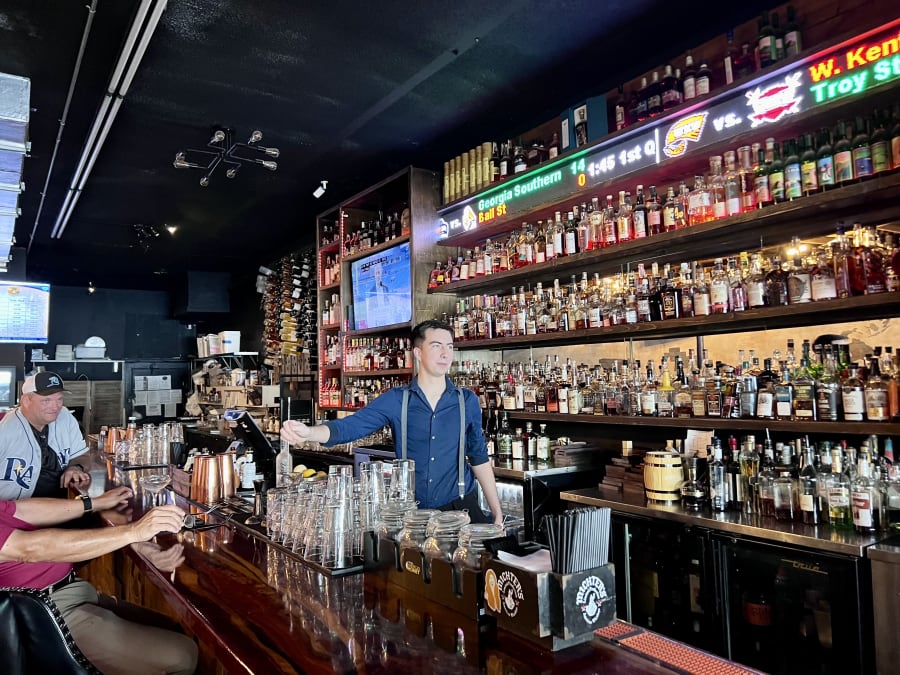 Whiskey Exchange – photo 1
